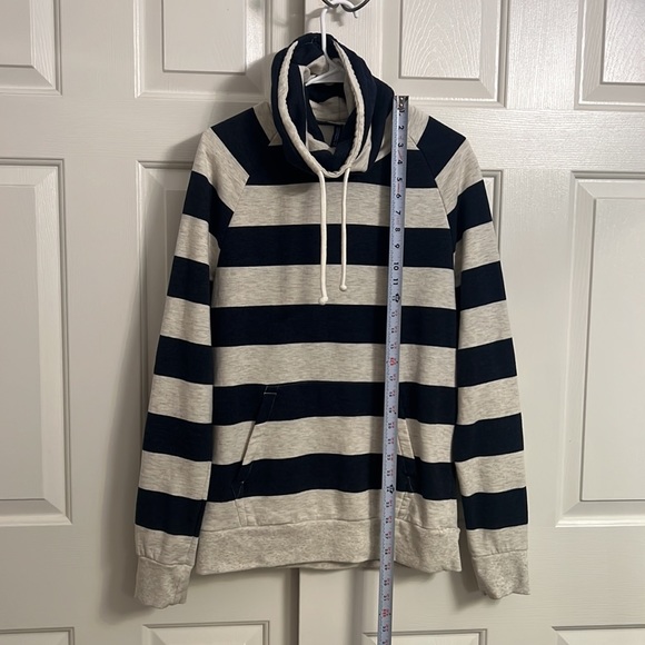 U88- Divided (H&M) Blue Gray Stripe Cowl Neck Sweatshirt Sweater Size Medium - Picture 2 of 7
